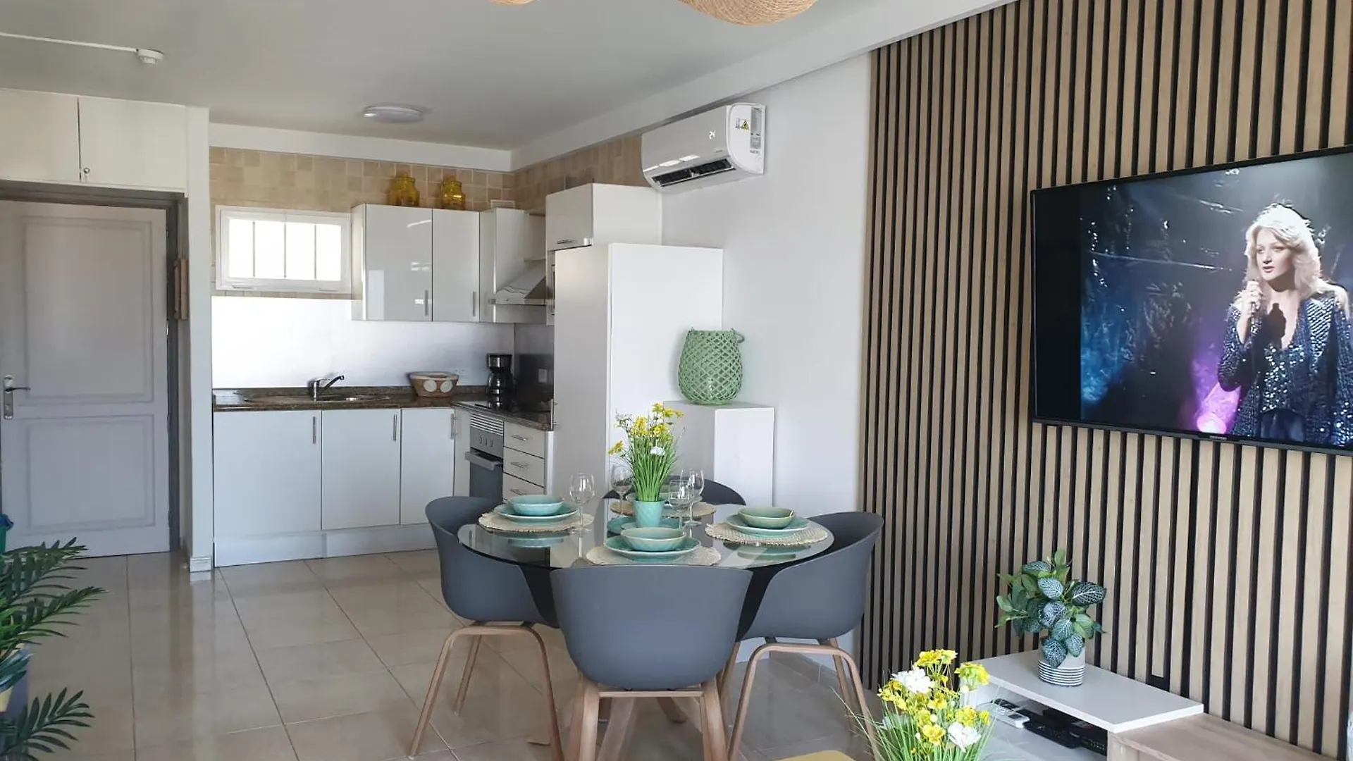 Sunny Corner, Delux Apartment Vista Mar And Pool Puerto del Carmen
